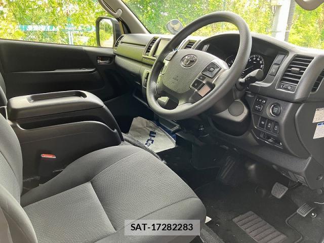 Toyota HIACE VAN 2024-06 8343689-4