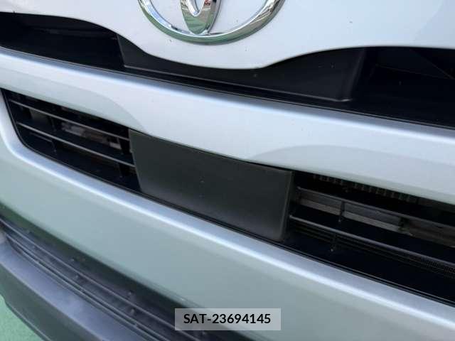 Toyota HIACE VAN 2021-06 8343729-19