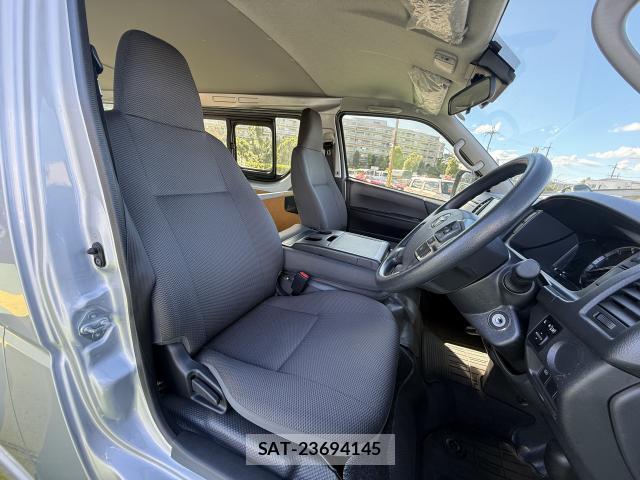 Toyota HIACE VAN 2021-06 8343729-6
