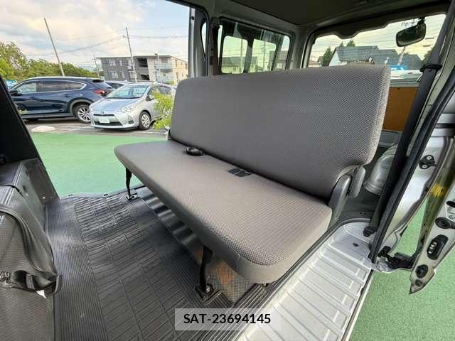 Toyota HIACE VAN 2021-06 8343729-7