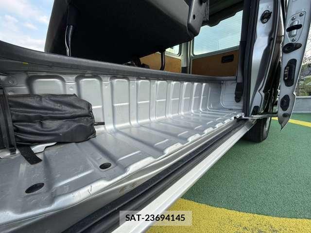 Toyota HIACE VAN 2021-06 8343729-9