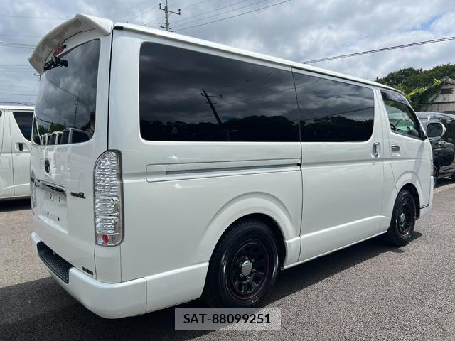 Toyota HIACE VAN 2015-10 8343885-12