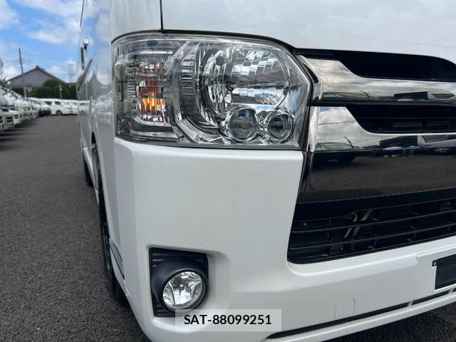 Toyota HIACE VAN 2015-10 8343885-15
