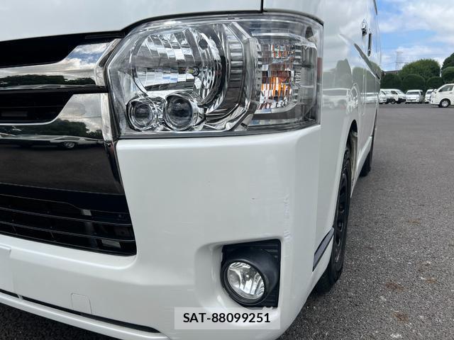 Toyota HIACE VAN 2015-10 8343885-16