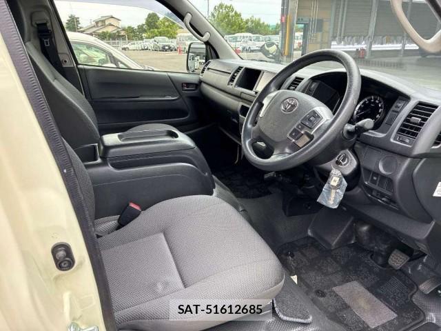 Toyota HIACE WAGON 2021-02 8342809-3