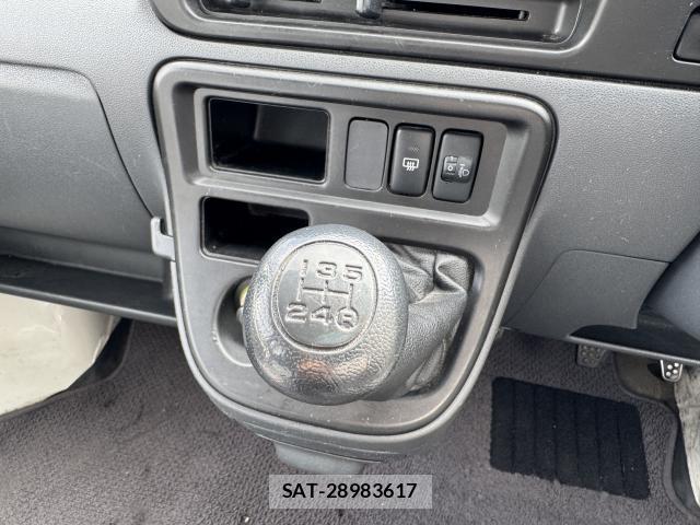 Daihatsu HIJET CARGO 2015-02 8343656-17