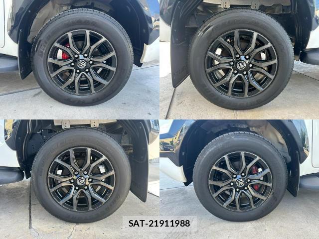 Toyota HILUX 2023-09 8343838-15
