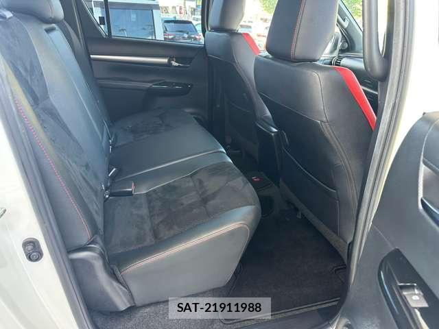Toyota HILUX 2023-09 8343838-6