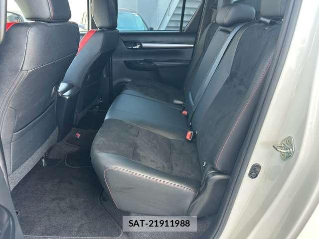 Toyota HILUX 2023-09 8343838-7