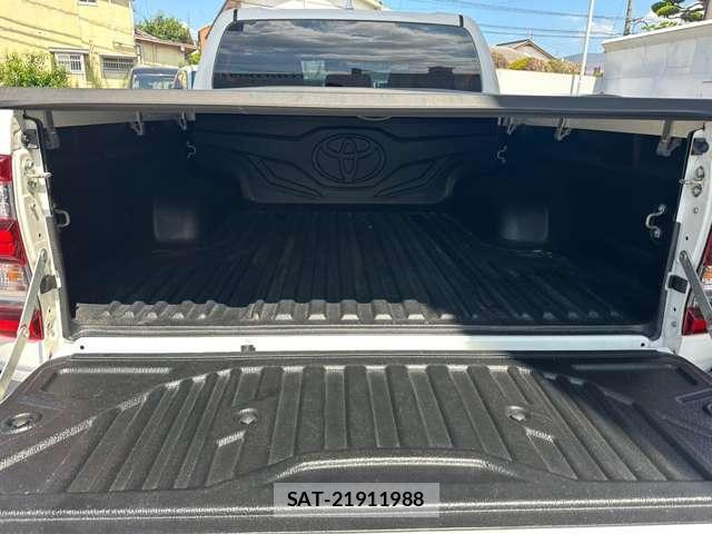 Toyota HILUX 2023-09 8343838-8