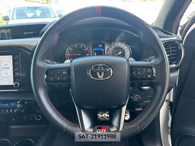 Toyota HILUX 2023-09 8343838-9