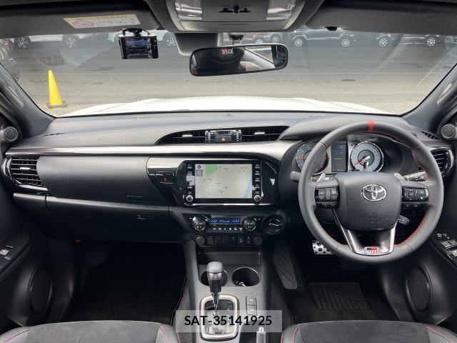 Toyota HILUX 2022-09 8342761-2