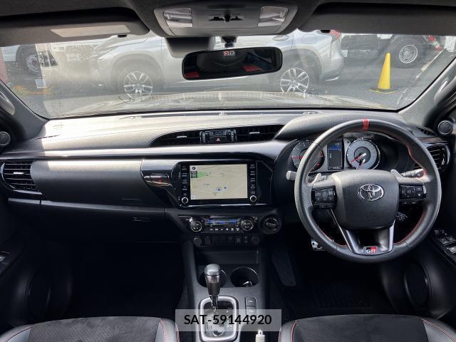 Toyota HILUX 2023-10 8342765-2