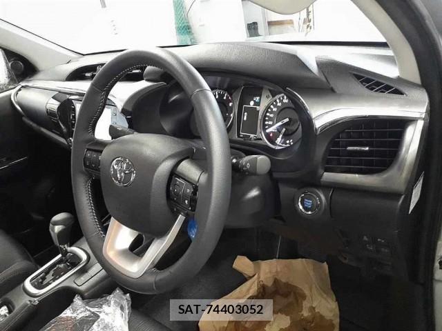 Toyota HILUX 2026-07 8342795-4