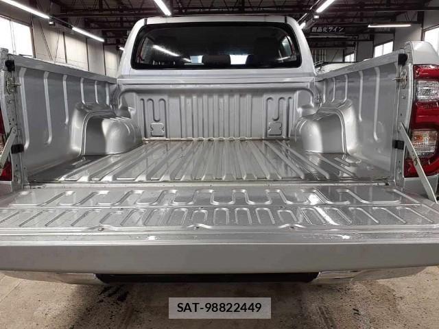 Toyota HILUX 2026-07 8342796-2