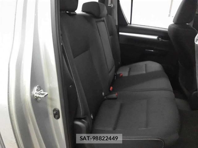 Toyota HILUX 2026-07 8342796-3