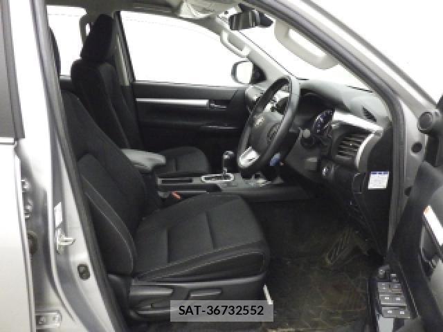 Toyota HILUX 2021-09 8342959-5