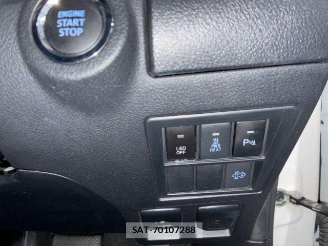 Toyota HILUX 2023-10 8342995-5