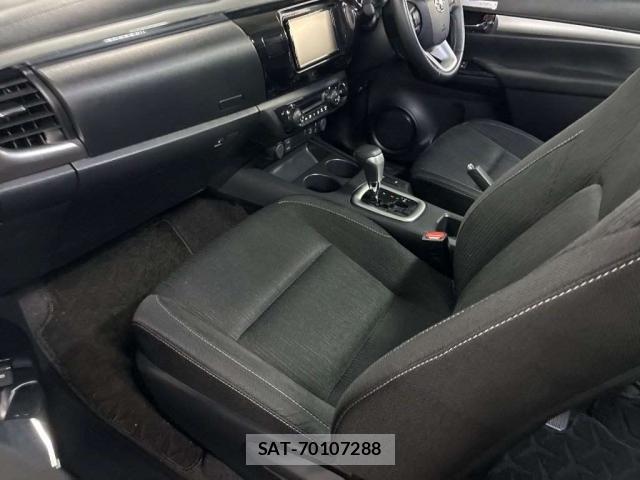 Toyota HILUX 2023-10 8342995-8