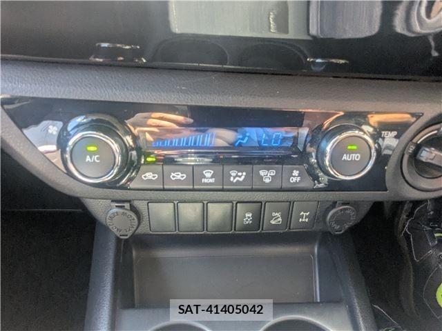 Toyota HILUX 2017-10 8343584-16