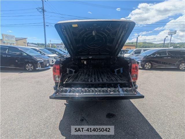 Toyota HILUX 2017-10 8343584-7