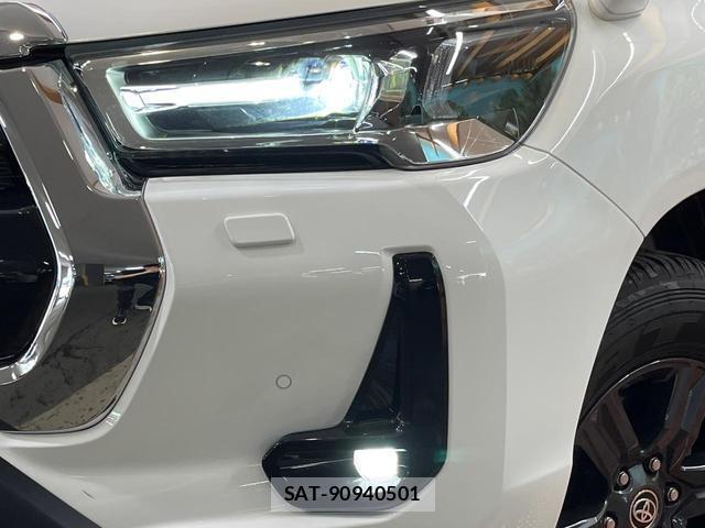 Toyota HILUX 2023-04 8343900-10