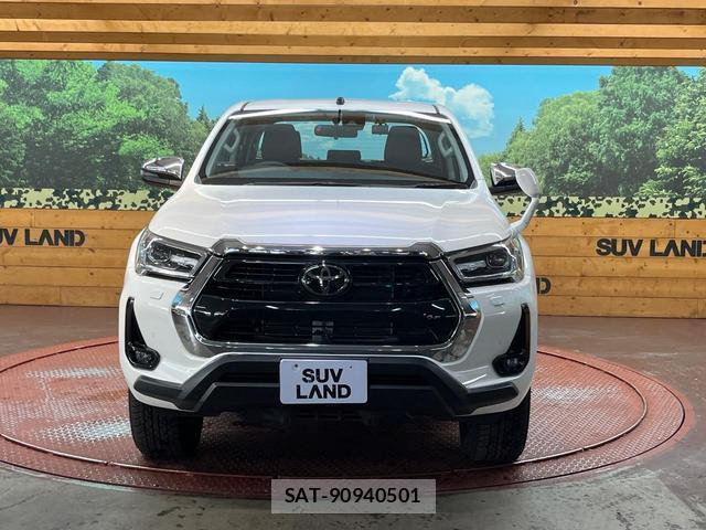 Toyota HILUX 2023-04 8343900-12