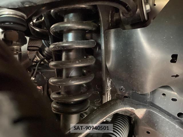 Toyota HILUX 2023-04 8343900-18