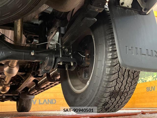 Toyota HILUX 2023-04 8343900-19