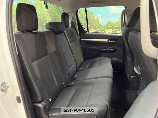 Toyota HILUX 2023-04 8343900-8