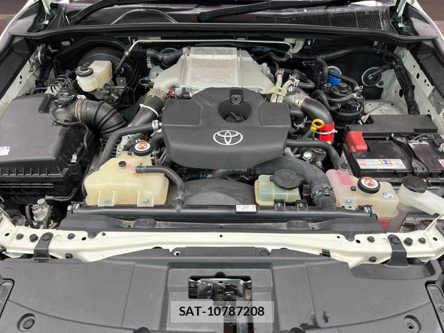 Toyota HILUX 2021-09 8343908-17