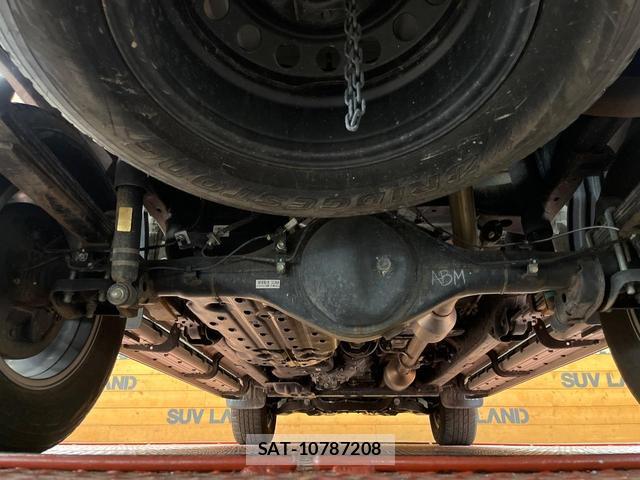 Toyota HILUX 2021-09 8343908-18