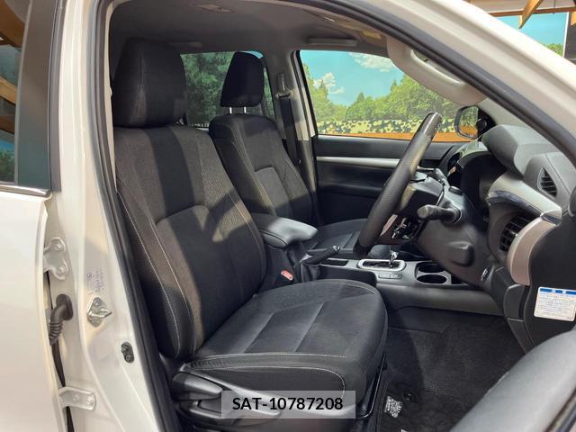 Toyota HILUX 2021-09 8343908-7