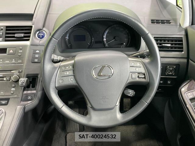 Lexus HS 2010-07 8344198-10