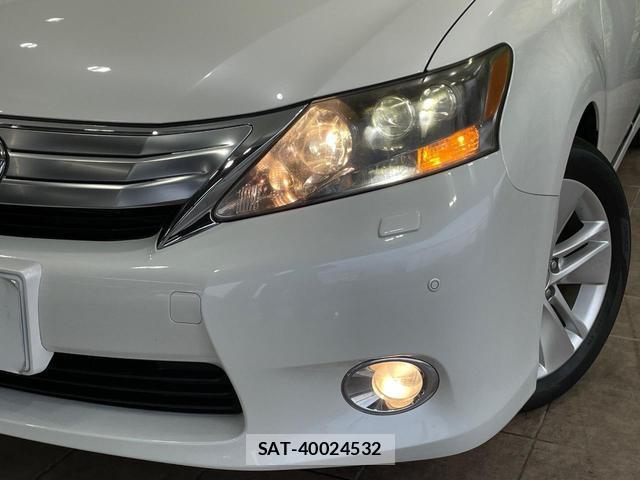 Lexus HS 2010-07 8344198-11
