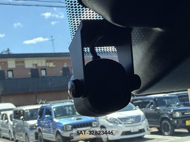 Lexus IS 2013-10 8342500-10