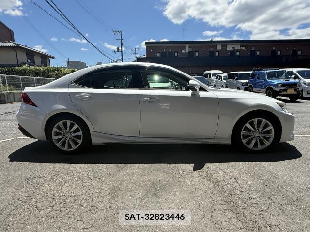 Lexus IS 2013-10 8342500-14