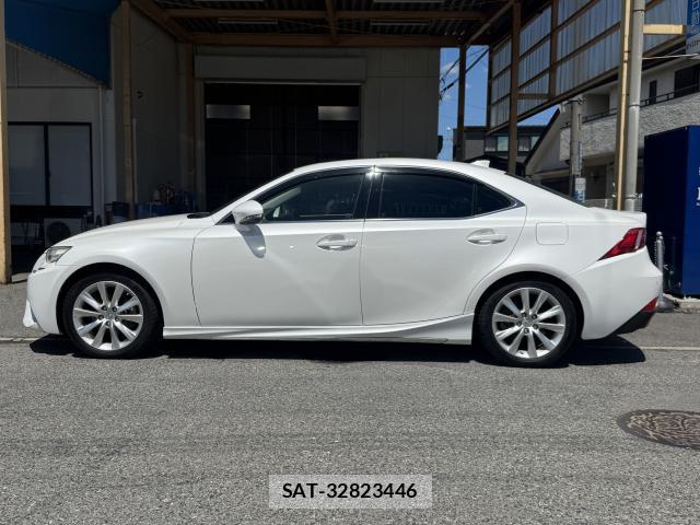 Lexus IS 2013-10 8342500-17