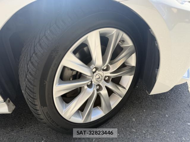 Lexus IS 2013-10 8342500-5
