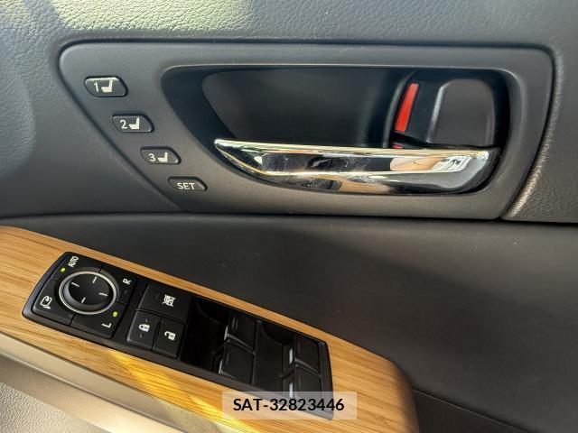 Lexus IS 2013-10 8342500-6