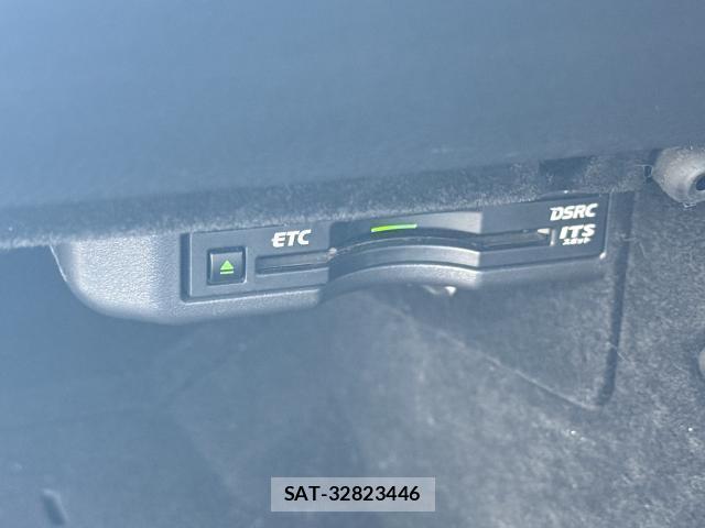 Lexus IS 2013-10 8342500-7