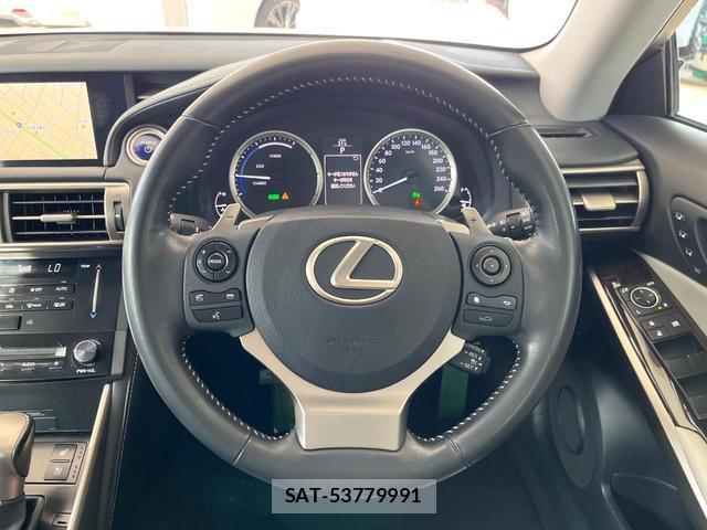 Lexus IS 2013-09 8343843-10