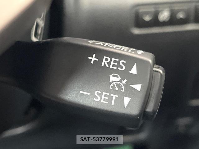 Lexus IS 2013-09 8343843-4