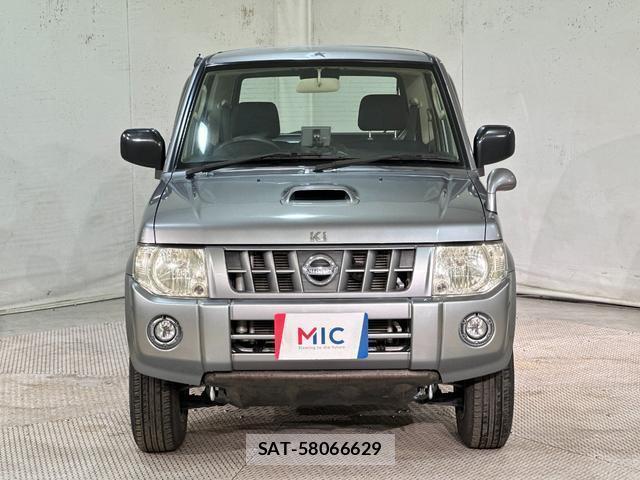 Nissan KIX 2011-08 8344361-11