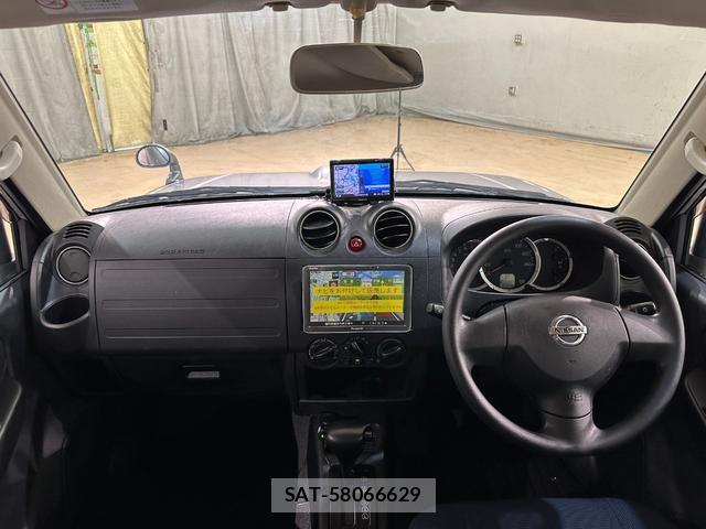 Nissan KIX 2011-08 8344361-4