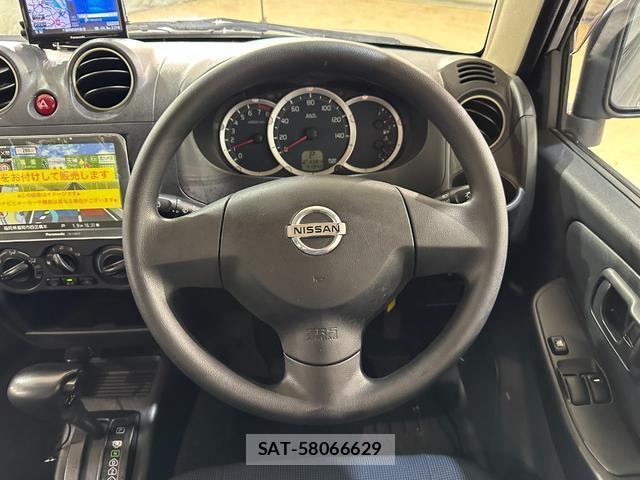 Nissan KIX 2011-08 8344361-5