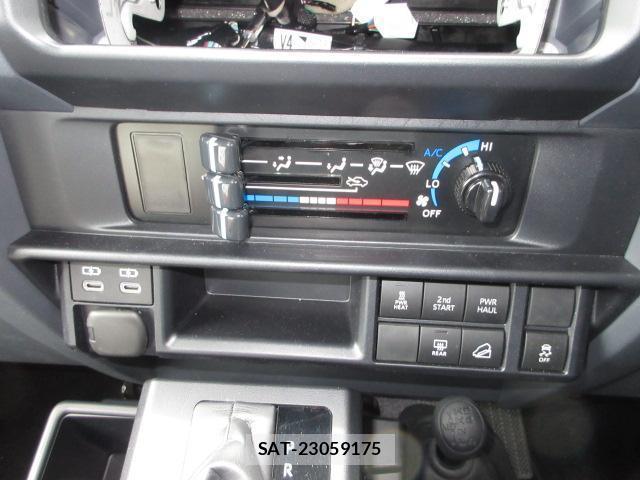 Toyota Land Cruiser 70 2024-05 8343665-4
