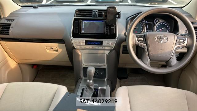 Toyota LAND CRUISER PRADO 2021-04 8343216-2