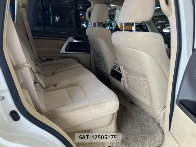 Toyota LAND CRUISER 2016-06 8342433-4