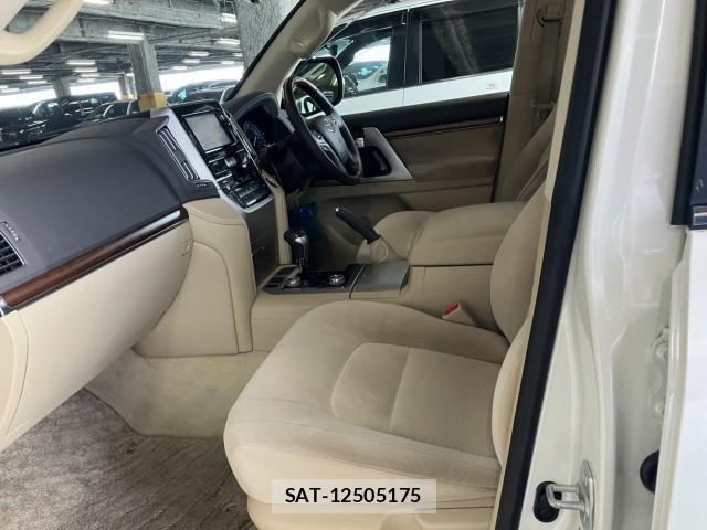 Toyota LAND CRUISER 2016-06 8342433-8